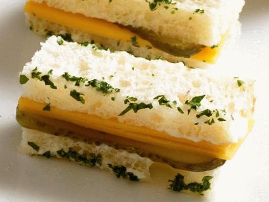 31. Сендвич са цедром и кисели краставац