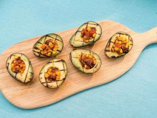 Фотографија са авокадом Салса са роштиља