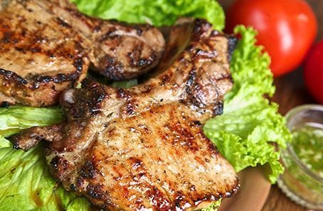 Коститса са сосом од мужева