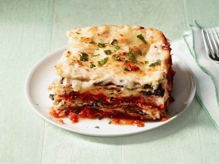 Фотографија лазање с гљивама од карфиола и шумама