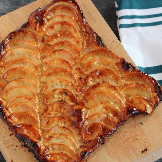 Фото пита са карамеловим јабукама