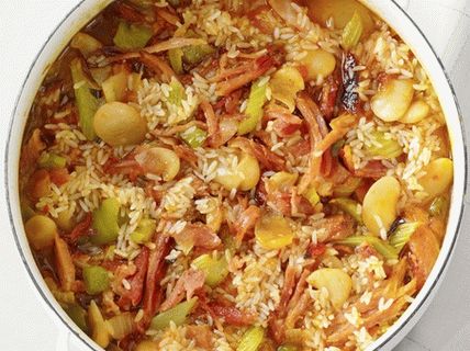 Фото пилаф са шунком и пасуљем