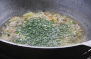 Јуха од кампу од купуса на роштиљу