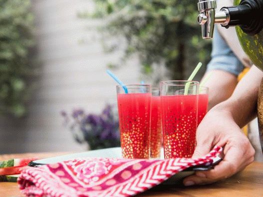 Фото пуч у бачви лубенице