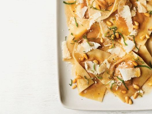 Фотографија Равиолија са бундевом од теста за вештице