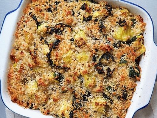 Срдачна тепсија са тиквицама и купусом од кеља