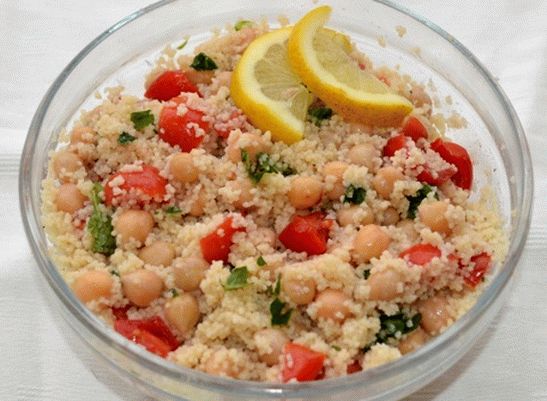 Салата а од кускус а и чичерике