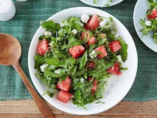 Фото салата од ручке, лубенице и фета