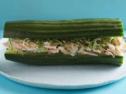 Фото сендвичи без хлеба од краставца са туном
