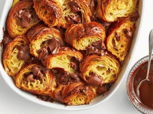 Пудинг од хлеба са чоколадом и кроасанима