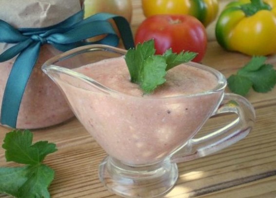 Сива храна адјика