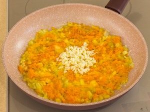 Умак од белог лука Болоњезе
