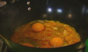 Недељна пржена јаја