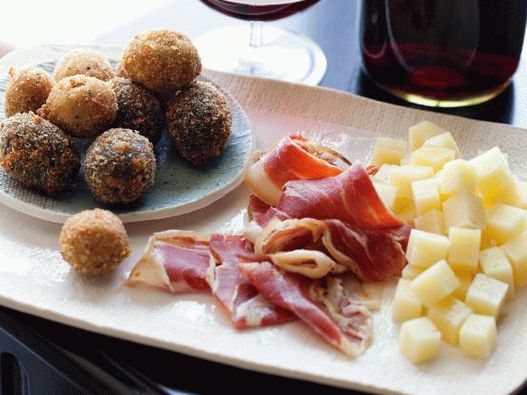 Фото пржене маслине са хлебом