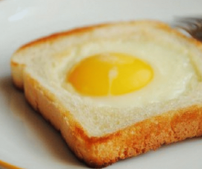 Пржено јаје у хлебу