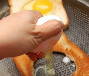Пржено јаје у хлебу